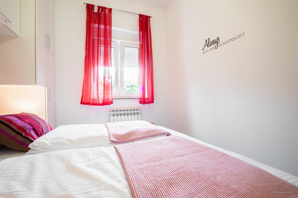 Apartment Indigo زادار الغرفة الصورة